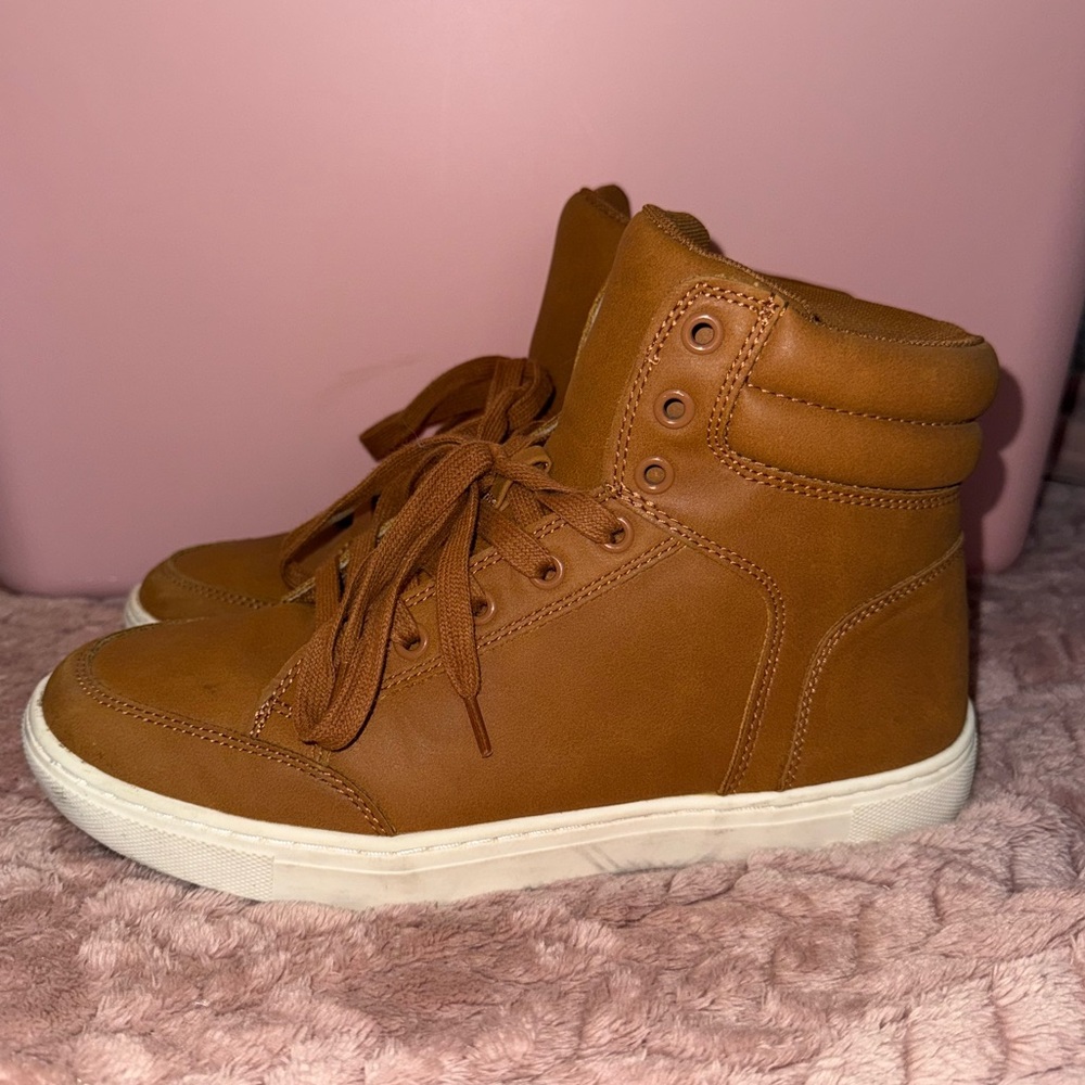 Goodfellow & Co Boys Size 7 Brown High Top Travis Sneakers Like New Casual Shoes